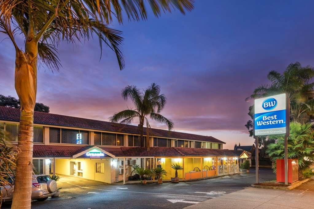Adelaide Granada Motor Inn Extérieur photo