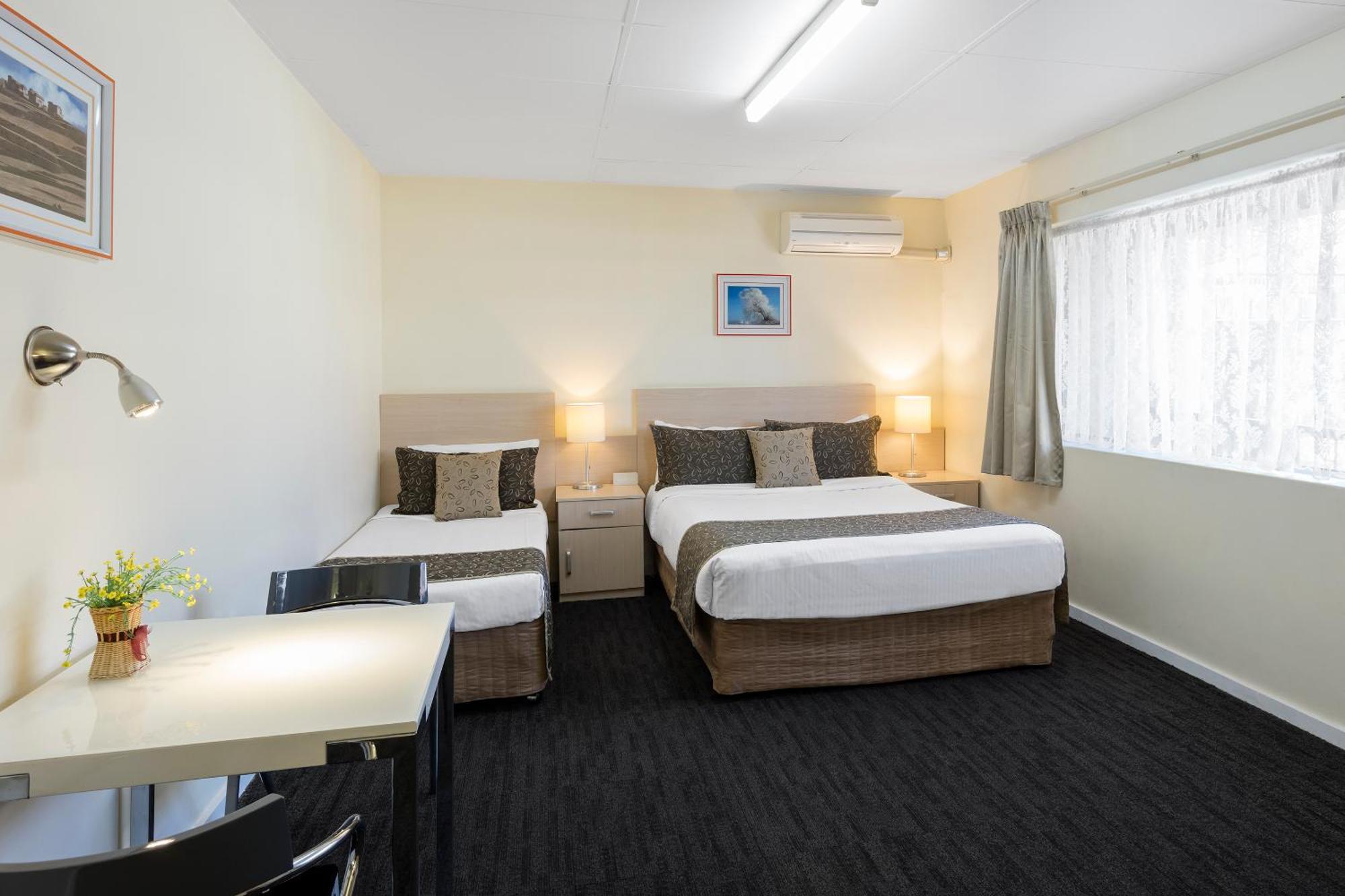 Adelaide Granada Motor Inn Extérieur photo