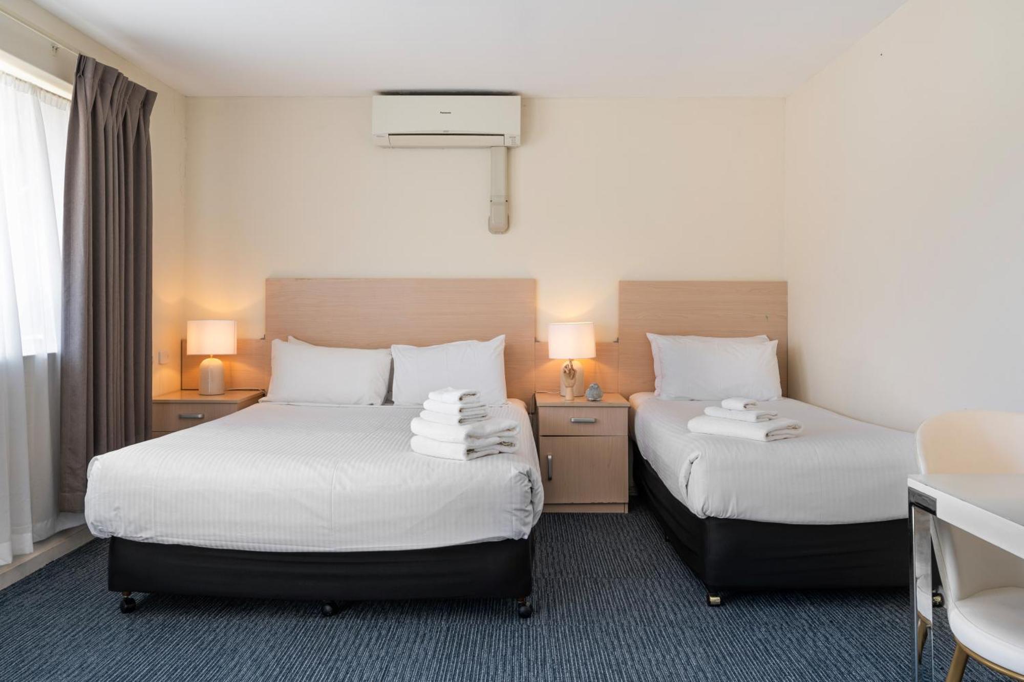 Adelaide Granada Motor Inn Extérieur photo