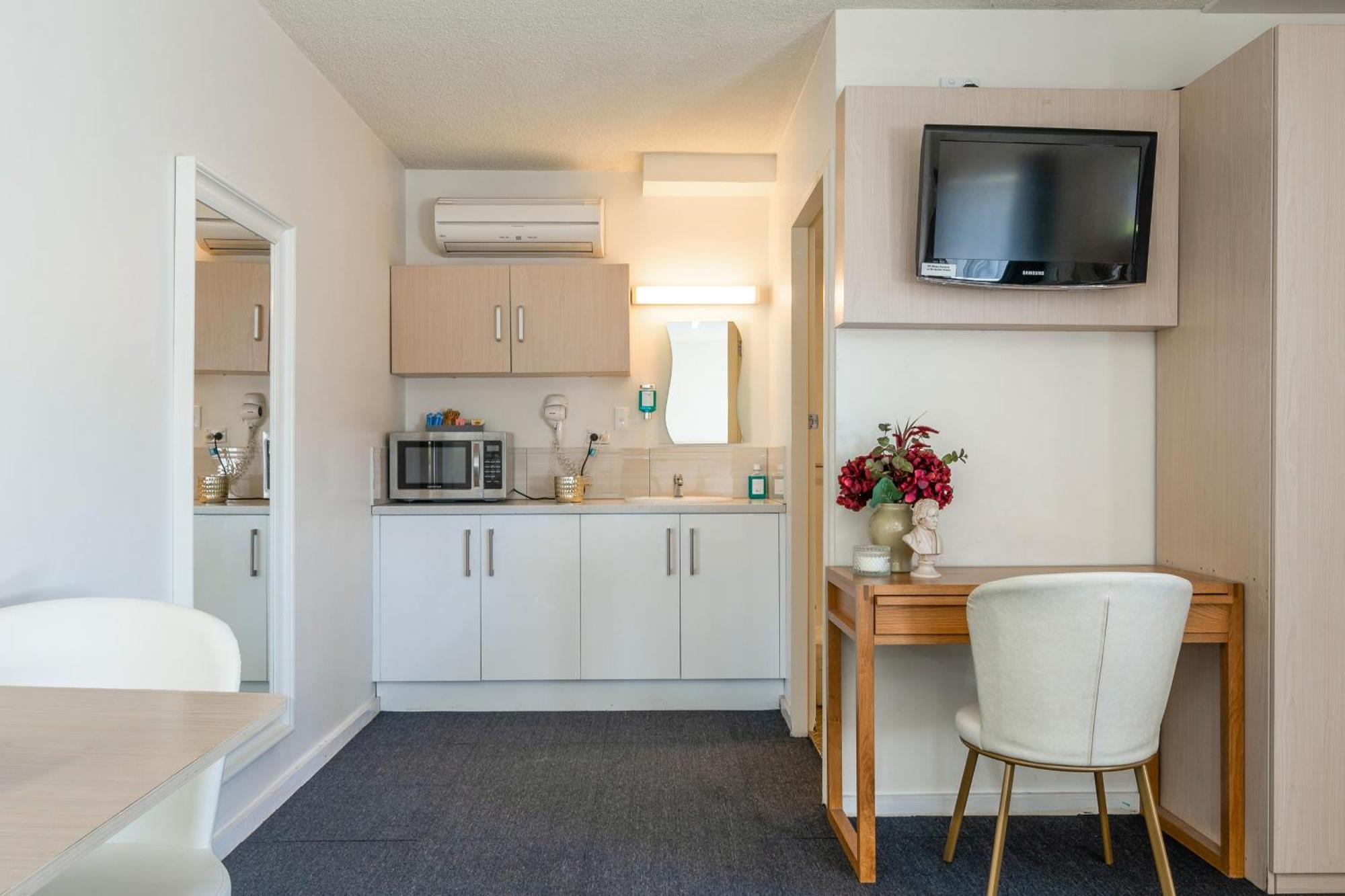 Adelaide Granada Motor Inn Extérieur photo