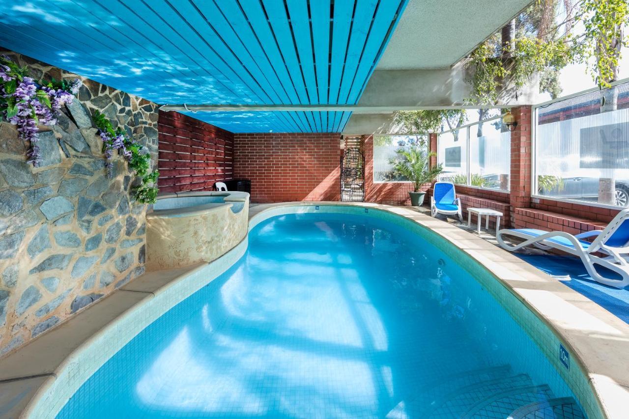 Adelaide Granada Motor Inn Extérieur photo